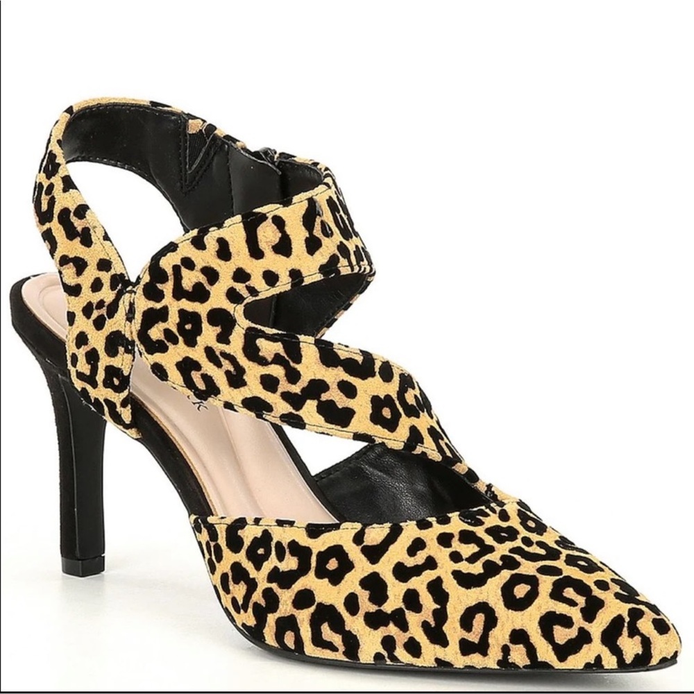 Preston & York Posey. Leonard Print Asymmetric Cut Out Pumps Size: 11